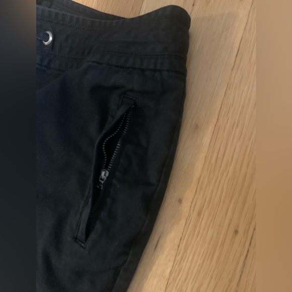 VGUC LIZ CLAIBORNE LIZWEAR BLACK COTTON STRETCH BERMUDA SHORTS SIZE 8 - Picture 10 of 13